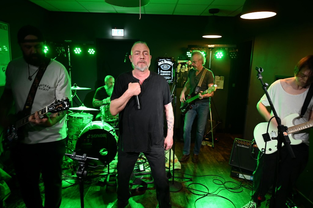 ../Images/10 jaar Ro's Barbershop 334.jpg